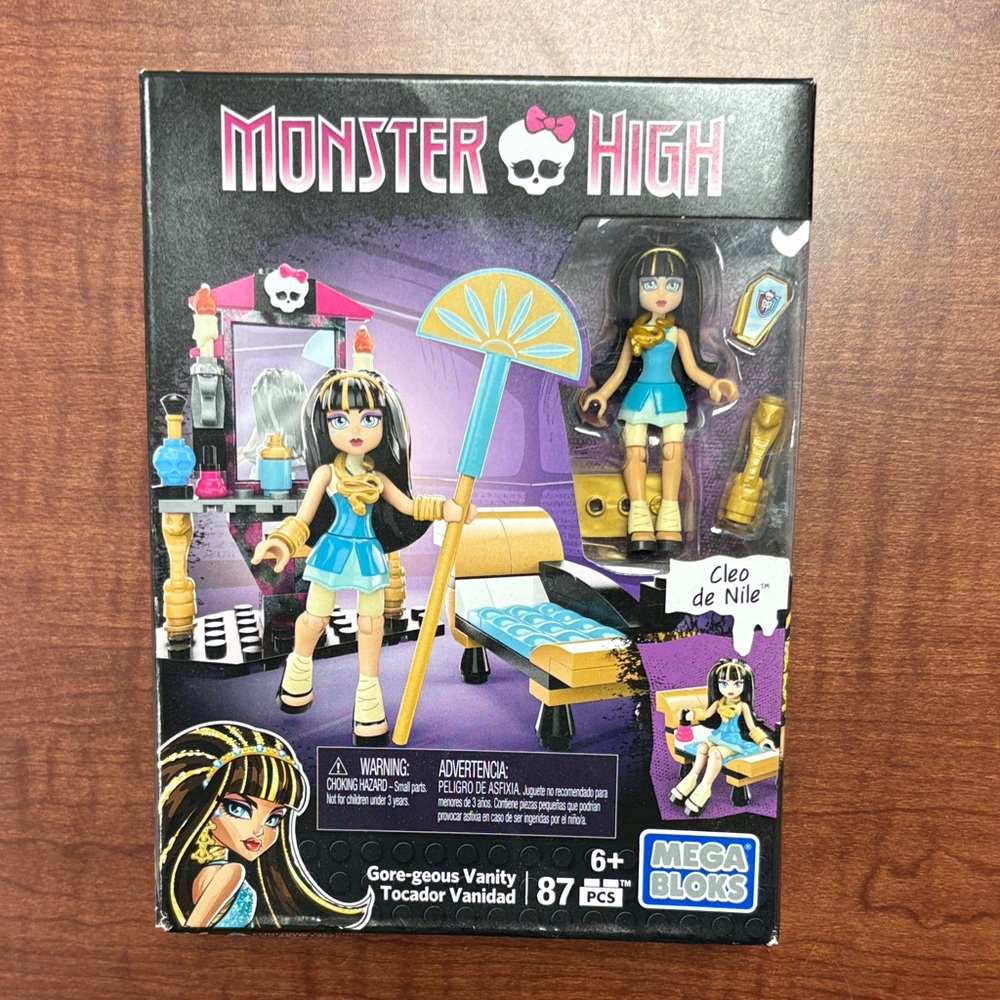 Monster High Mega Bloks Cleo de Nile Gore-geous Vanity Set